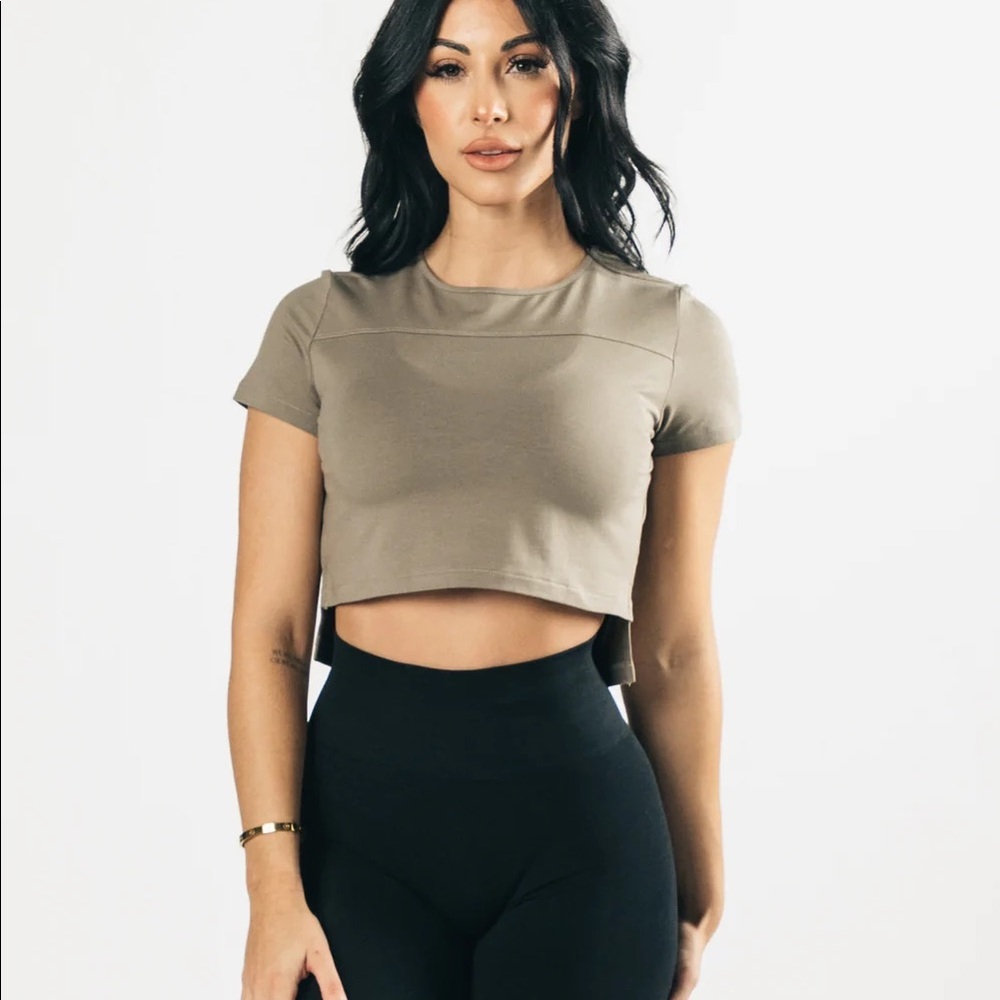 Alphalete Premium Crop Top